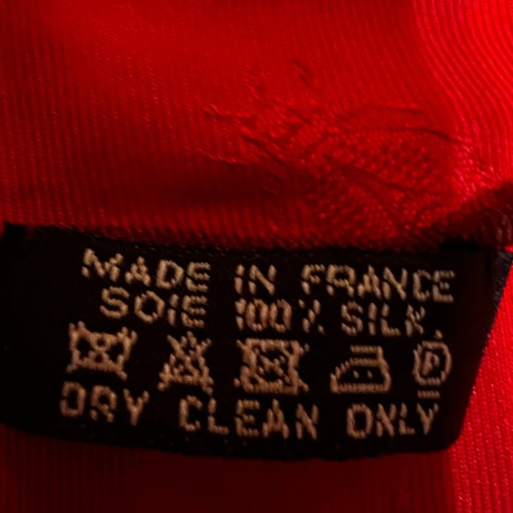Red Hermes Bee Triangle Scarf - Picture 10 of 11